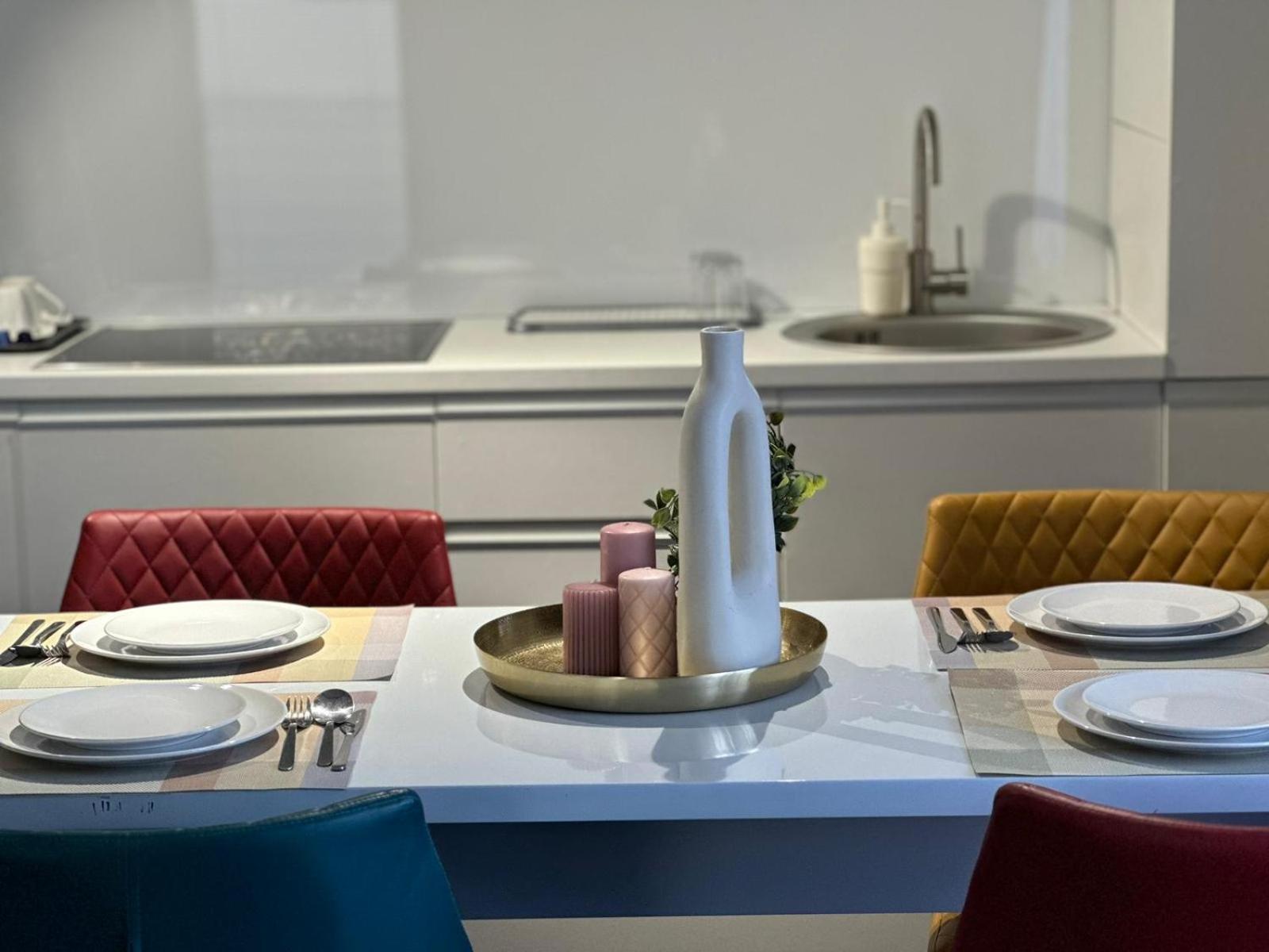 Luxury Glam Apartments & Studios Near Coresi Mall Braşov Esterno foto