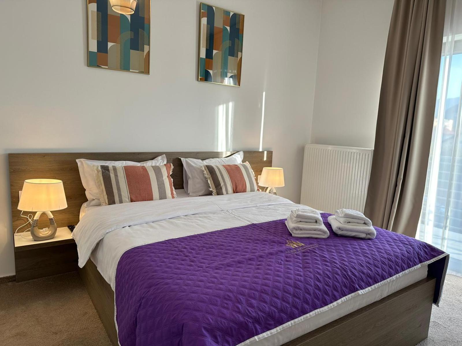 Luxury Glam Apartments & Studios Near Coresi Mall Braşov Esterno foto