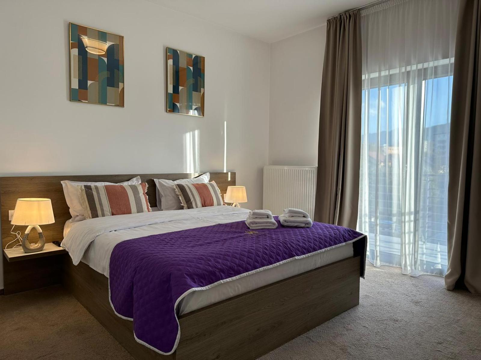 Luxury Glam Apartments & Studios Near Coresi Mall Braşov Esterno foto