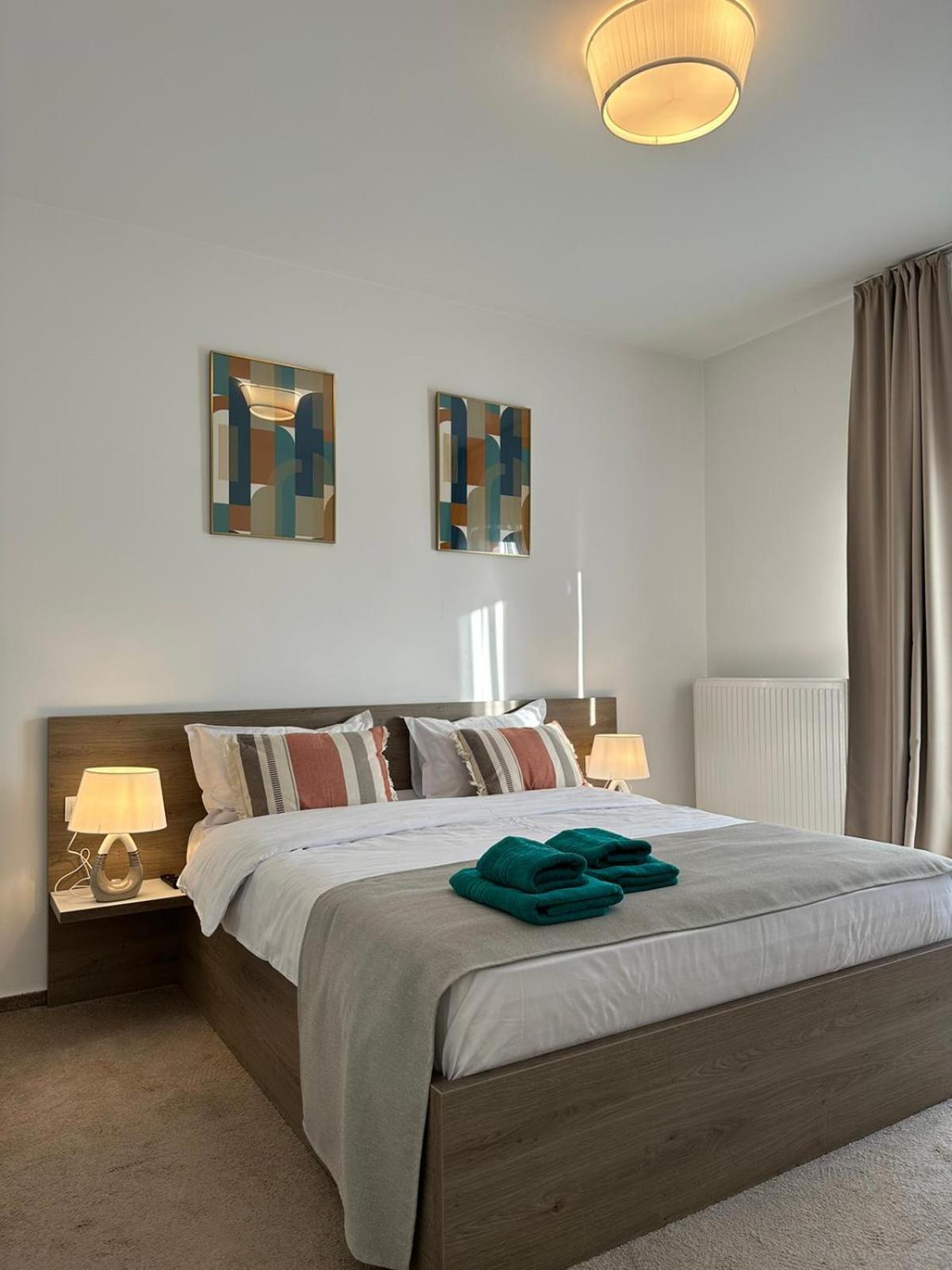 Luxury Glam Apartments & Studios Near Coresi Mall Braşov Esterno foto