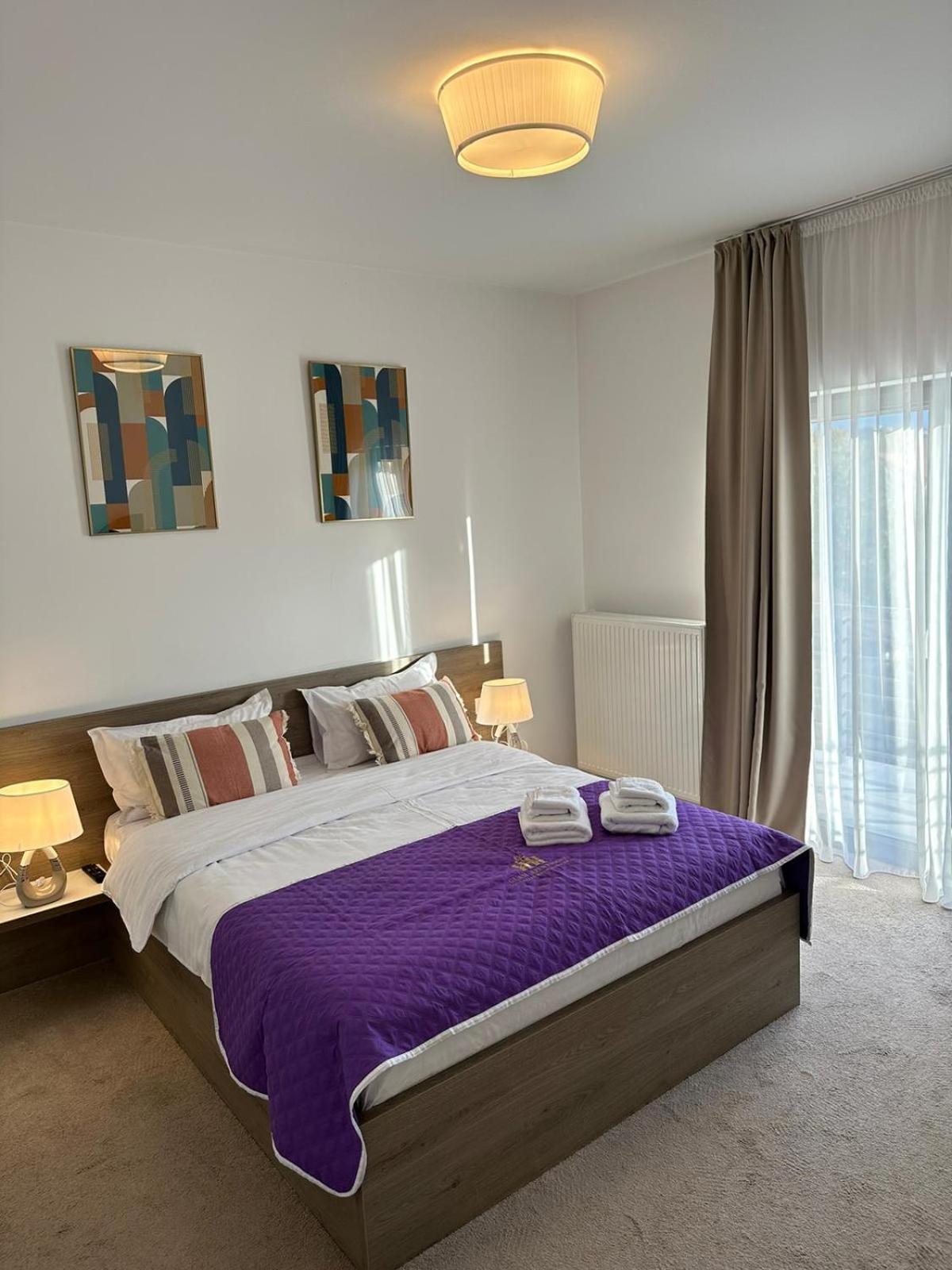 Luxury Glam Apartments & Studios Near Coresi Mall Braşov Esterno foto
