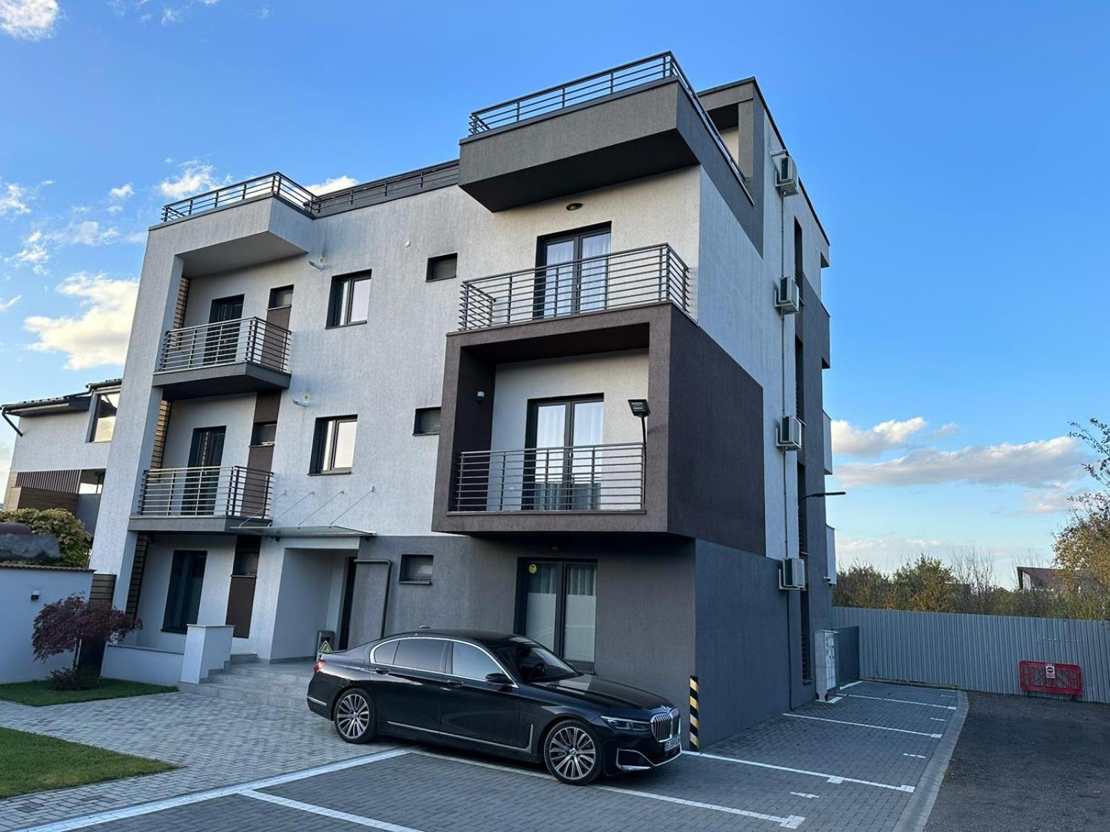 Luxury Glam Apartments & Studios Near Coresi Mall Braşov Esterno foto