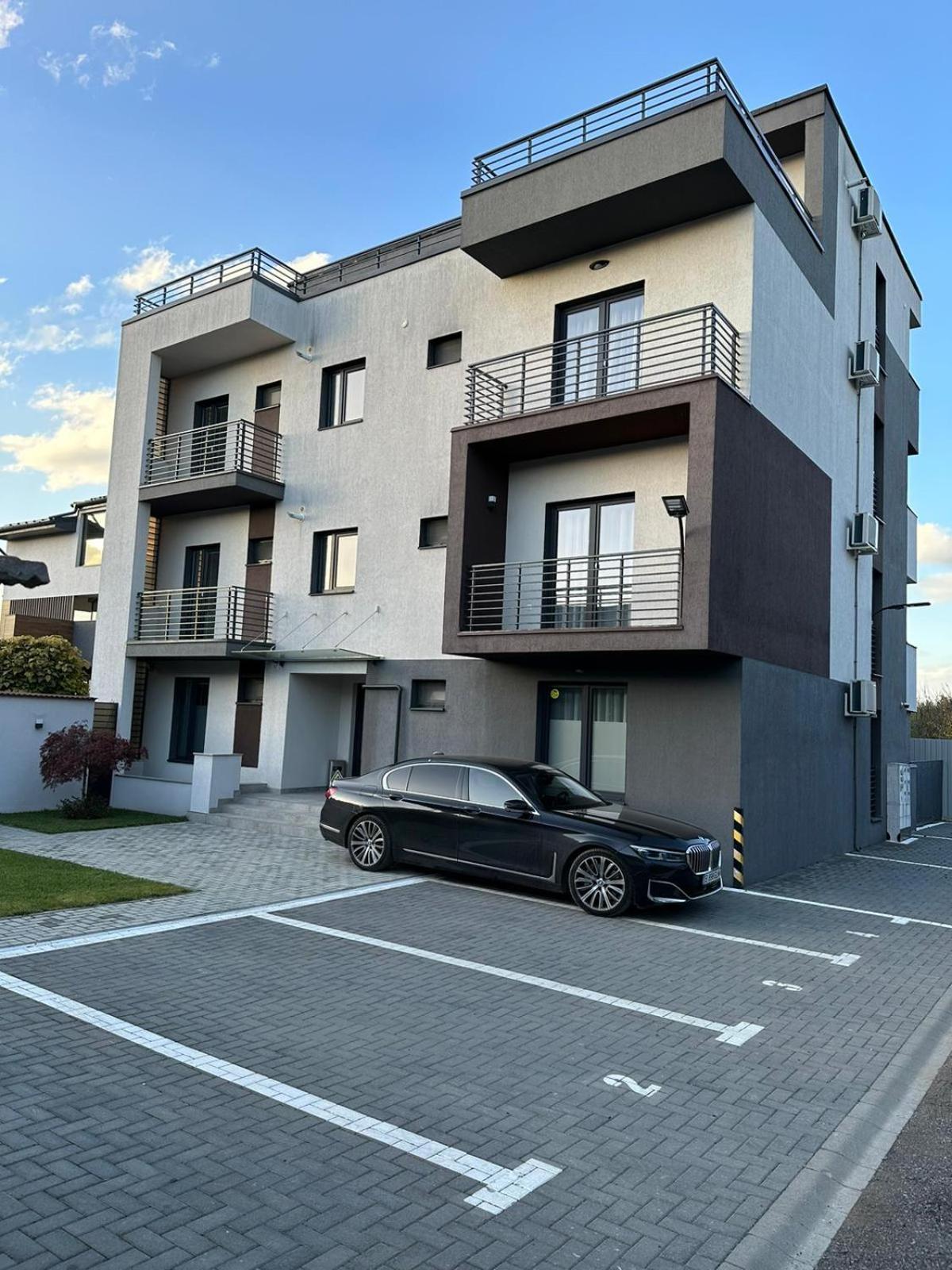 Luxury Glam Apartments & Studios Near Coresi Mall Braşov Esterno foto