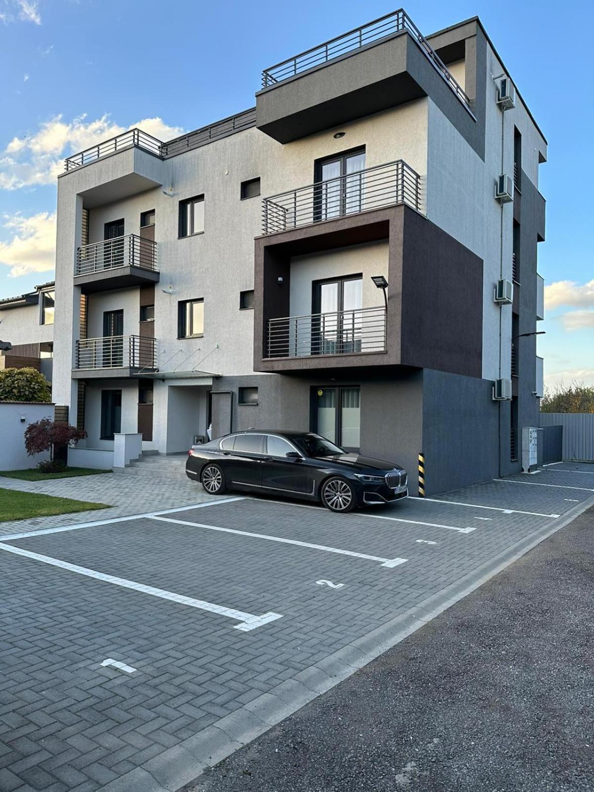 Luxury Glam Apartments & Studios Near Coresi Mall Braşov Esterno foto